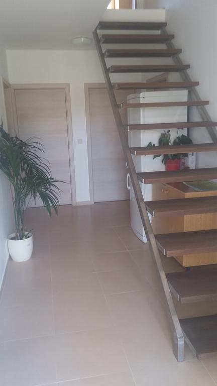 Rooms Vukusic Rab Town Buitenkant foto