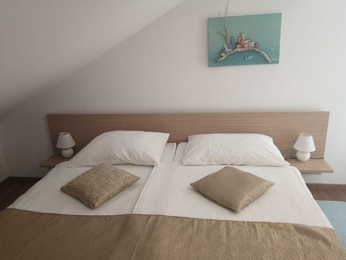 Rooms Vukusic Rab Town Buitenkant foto